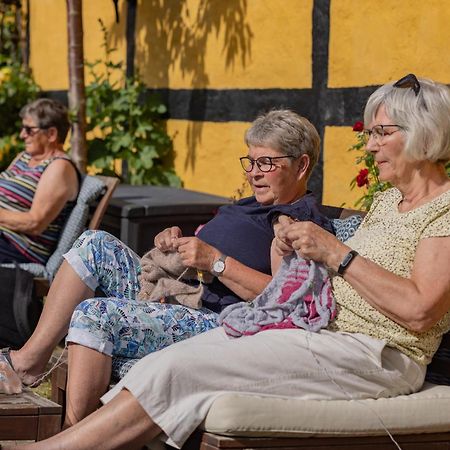 Pension Slaegtsgaarden Allinge-Sandvig Exterior foto