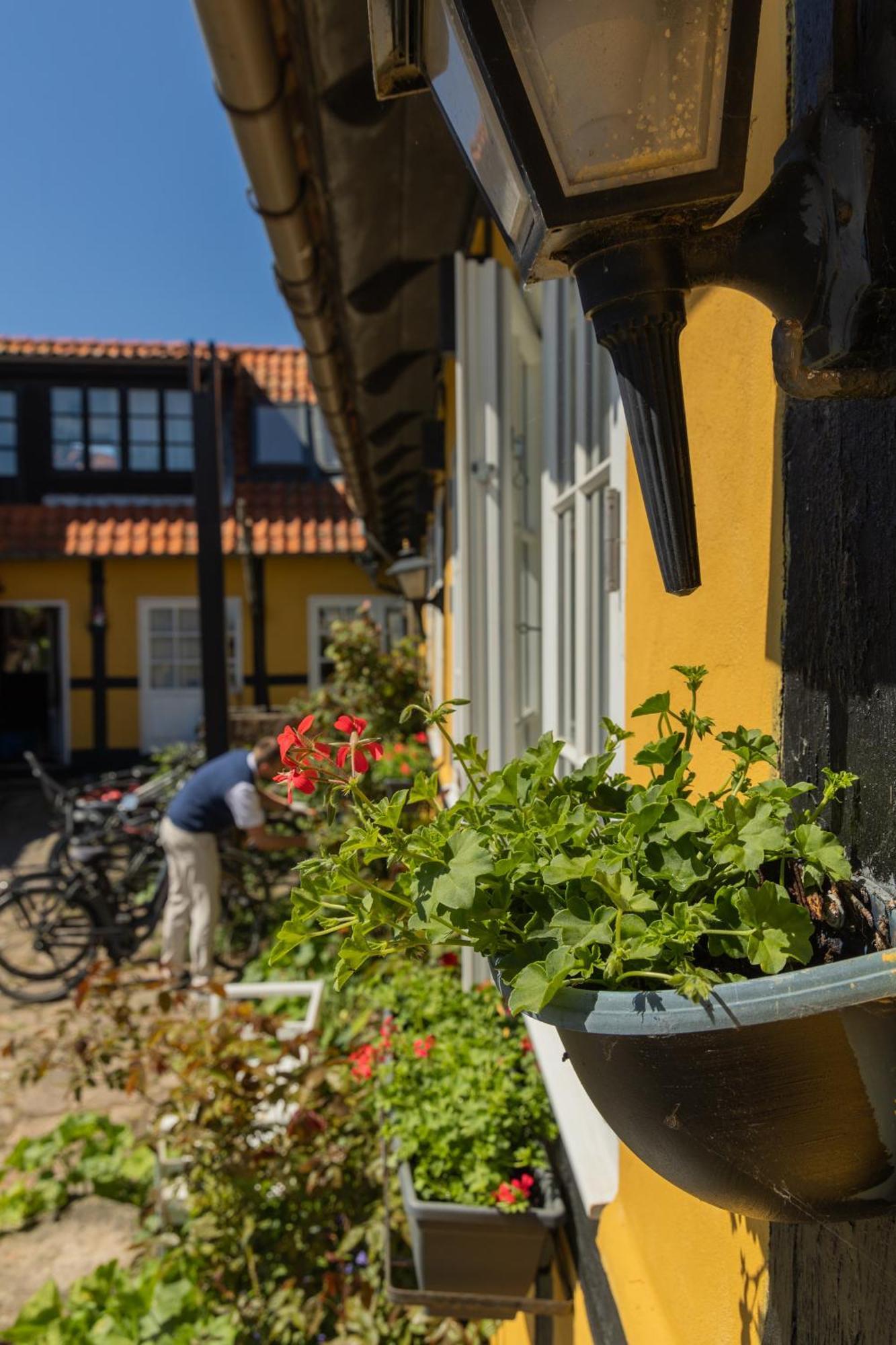 Pension Slaegtsgaarden Allinge-Sandvig Exterior foto