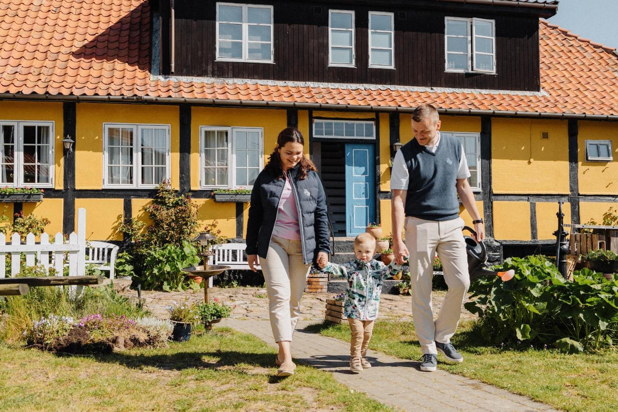 Pension Slaegtsgaarden Allinge-Sandvig Exterior foto
